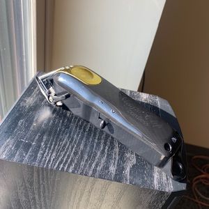 Wahl limited gold and black clipper